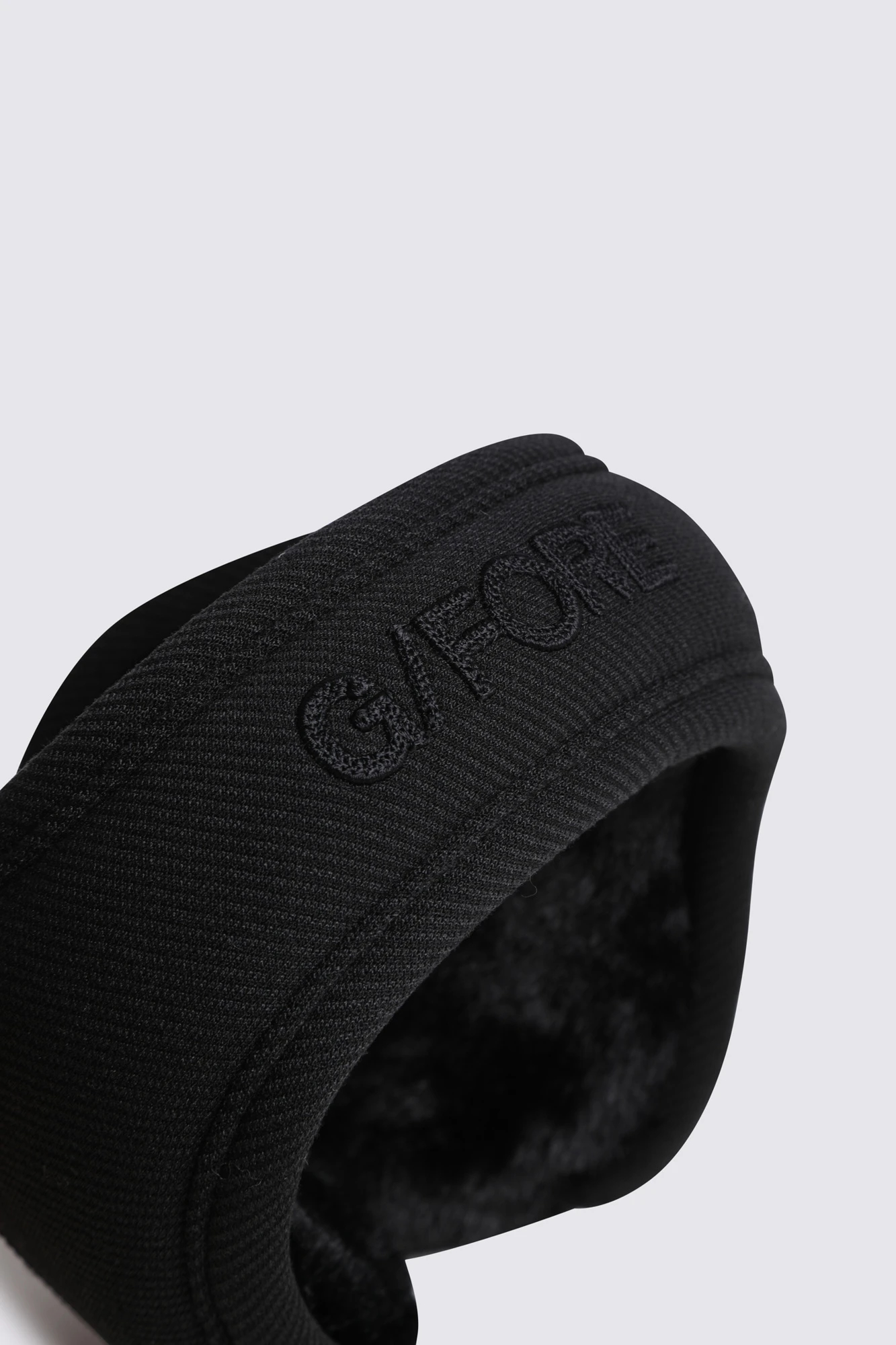 【新品￼】G/FORE ジーフォア イヤーマフ 黒 防寒￼耳当て￼ FLUFFY EARMUFF / G/FORE（ジーフォア）のゴルフ小物通販 | G/FORE